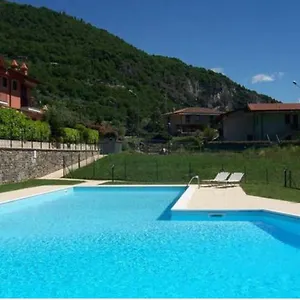 Appartement Irina's House With View On Like And Swimming Pool, Riva di Solto